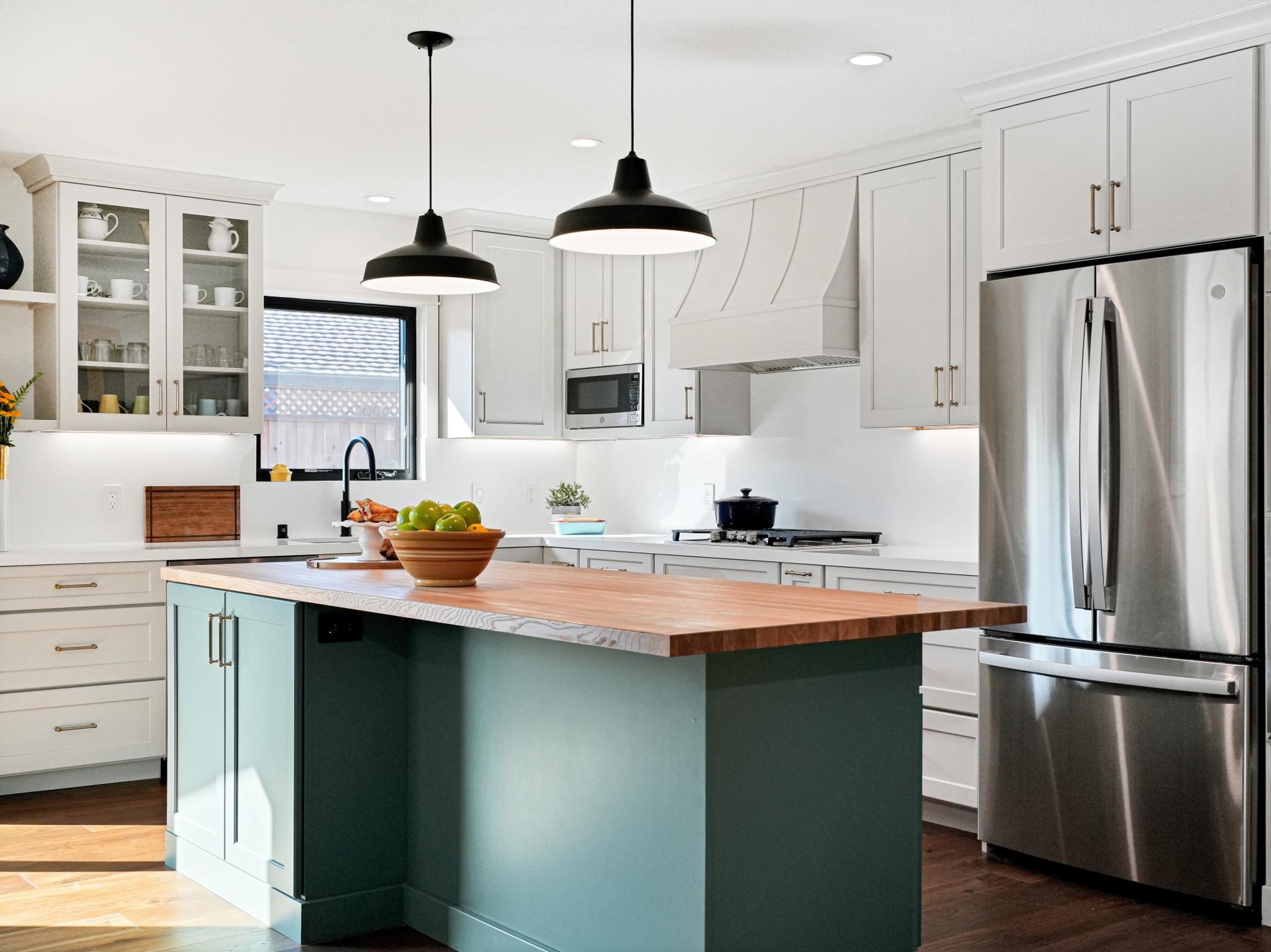 Verde kitchen — refined residential design